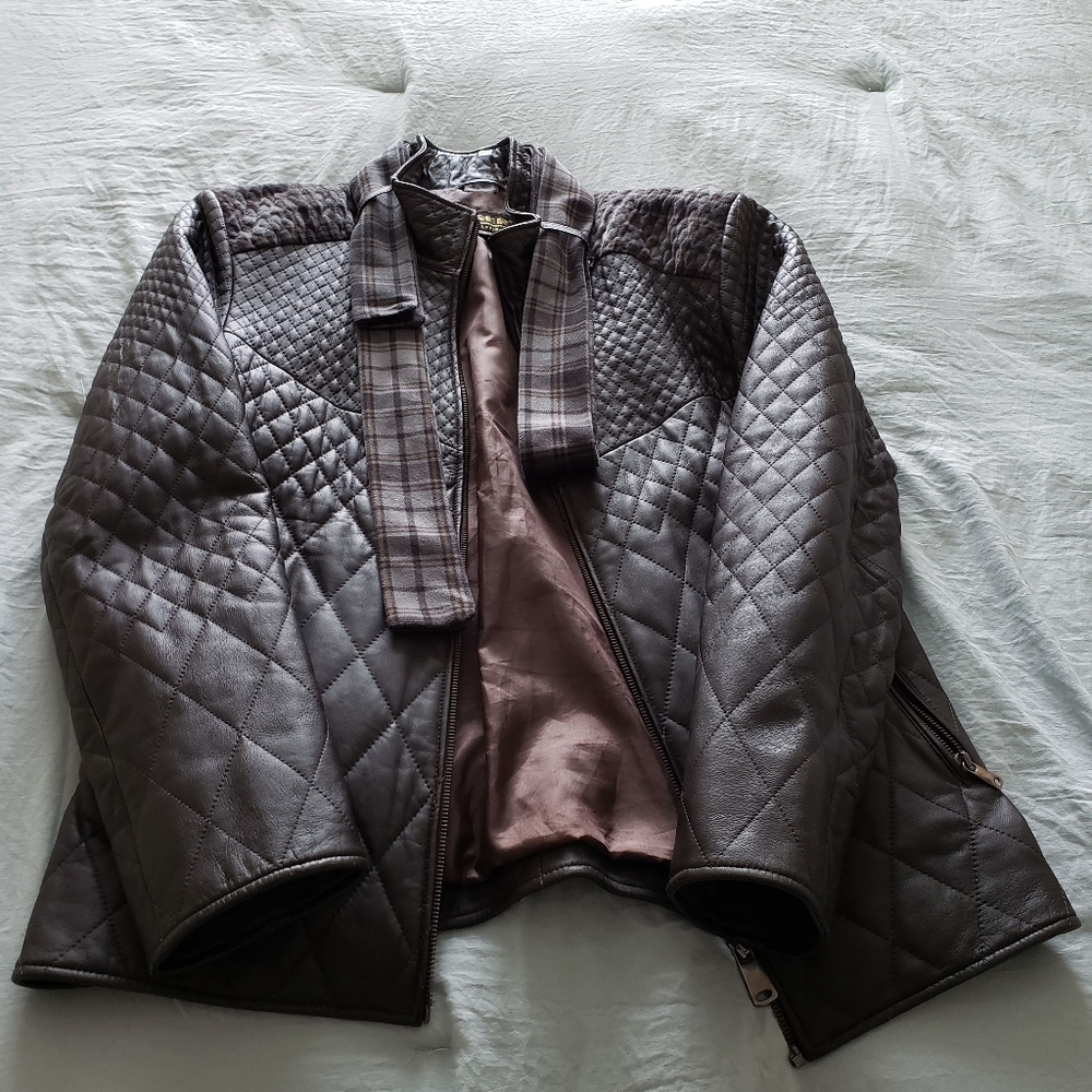 Leather Jacket - Picture 7 of 7